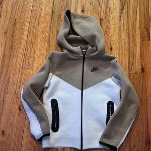 Boys Nike Tech Sweatshirt medium